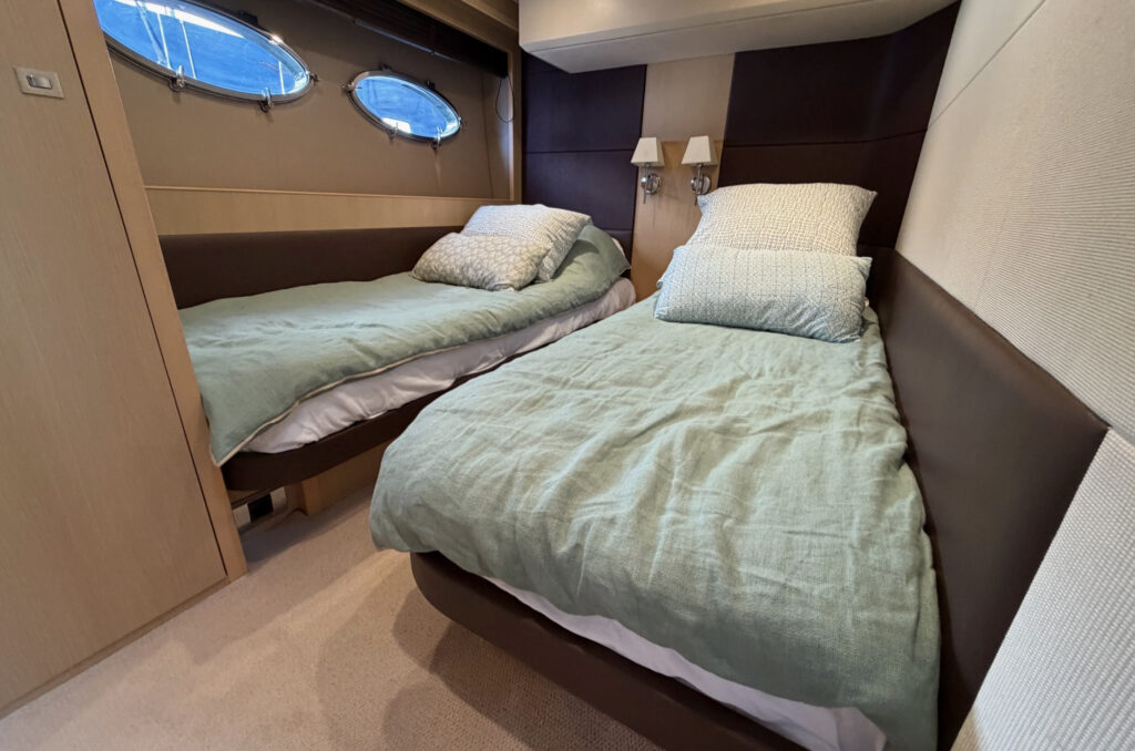 Princess V62 twin guest cabin